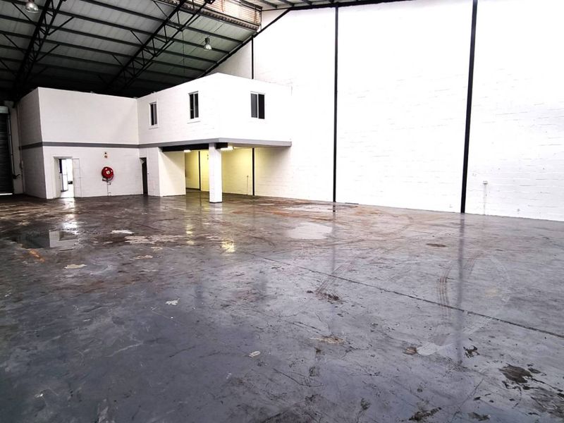 Double Volume Warehouse in Capricorn Business Park - Photo 2