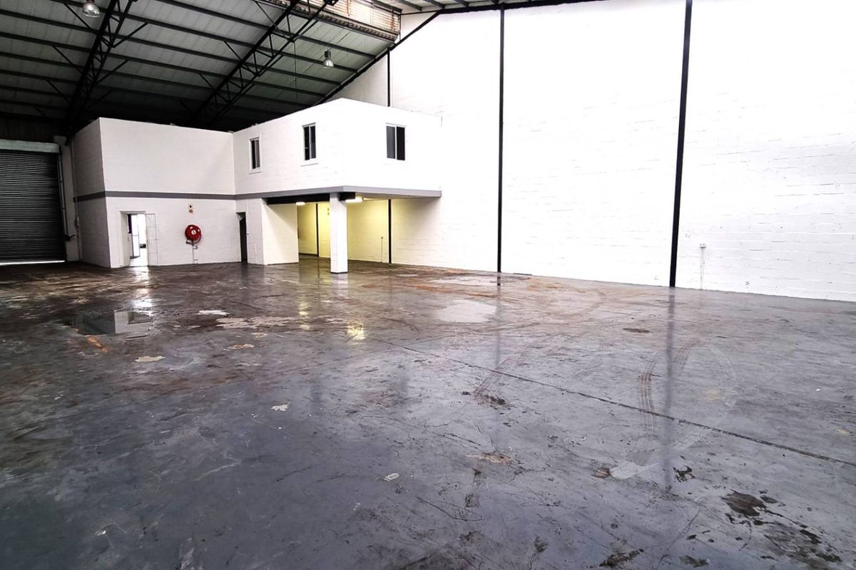 Double Volume Warehouse in Capricorn Business Park - Photo 2