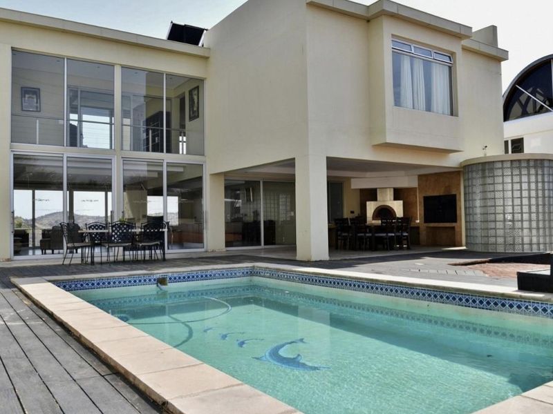 Discover this exceptional 949 sqm home set on1338 sqm erf in sought-after Ludwisdorf. - Photo 4