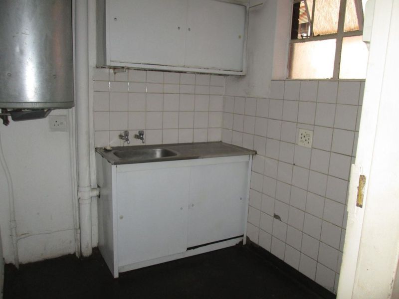 BACHELOR FLAT TO RENT IN PRETORIA CENTRAL - Photo 5