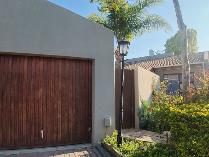 Spacious and Meticulously Maintained Home - Photo 2
