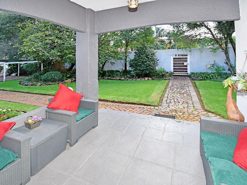 Spacious Family Home Near Sydenham Highlands North Synagogue - Photo 10