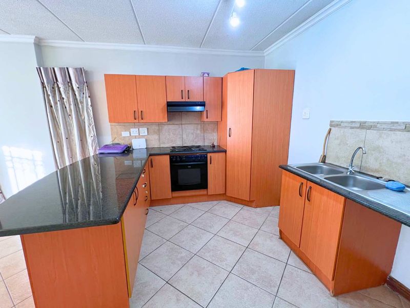 Three Bedroom townhouse in Montana - Photo 7