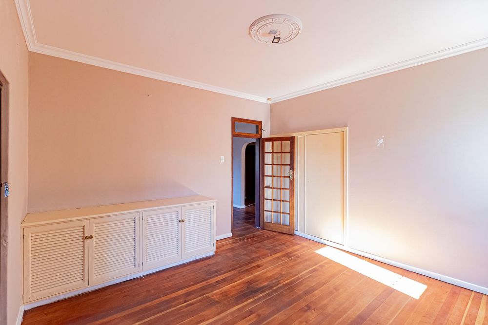 LIVING ROOM WITH BALCONY 2