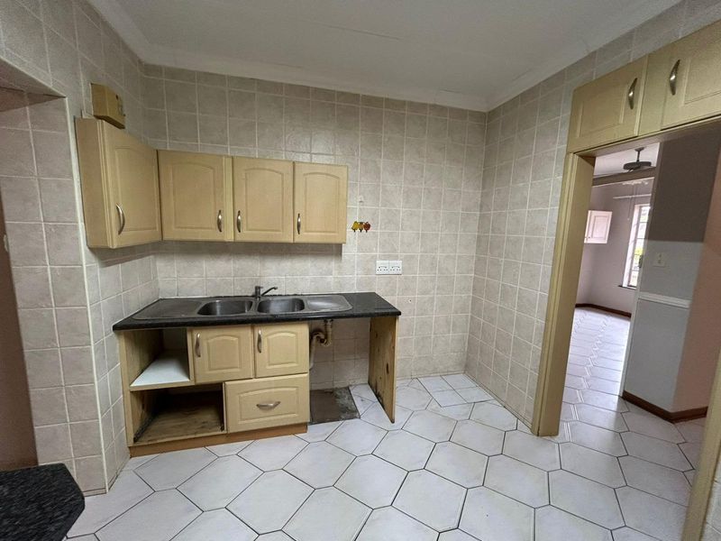 Spacious Family Home with Pool in Desirable Meer En See - Photo 3