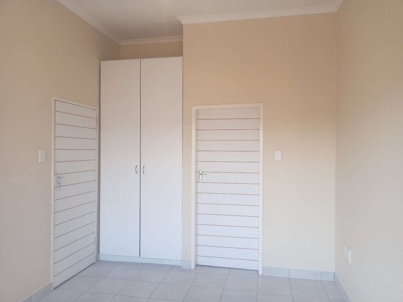 1 bedroom Townhouse in NORKEM PARK EXT 2 - Photo 4