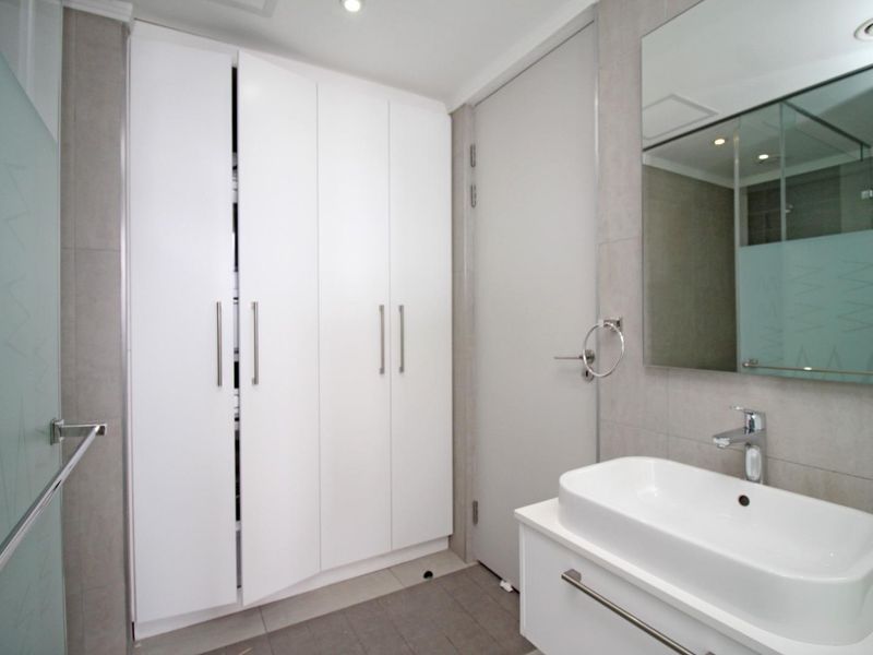 A BEAUTIFUL TWO BEDROOM UNFURNISHED APARTMENT - Photo 5