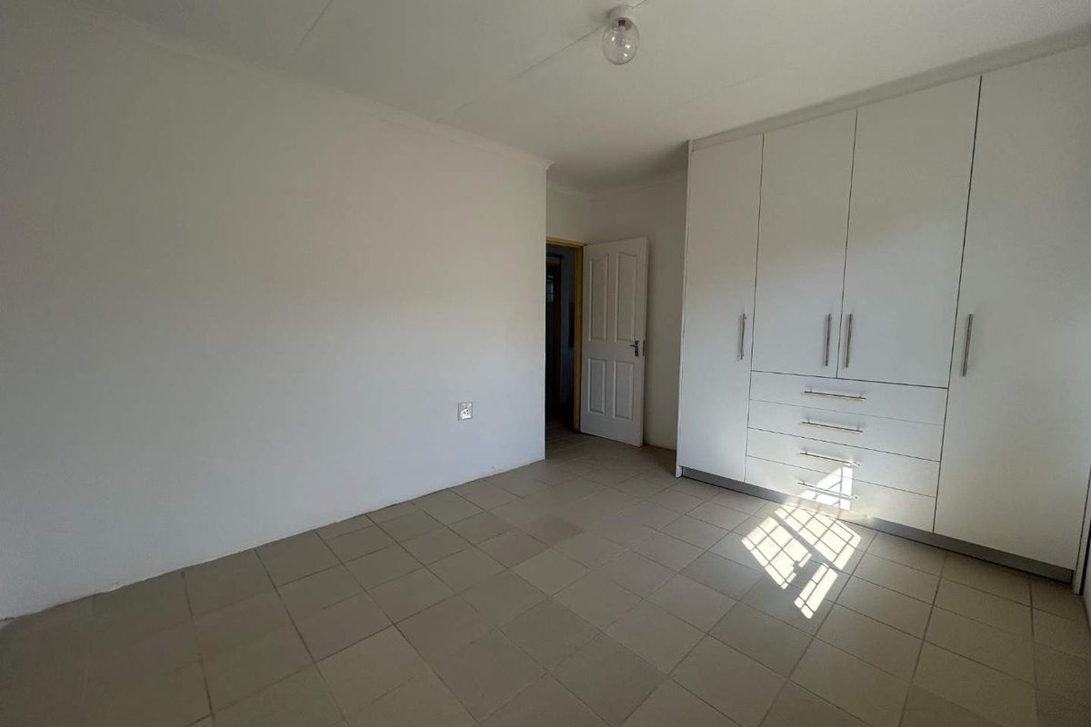 Charming 2 Bedroom House in Eastwood - Photo 5