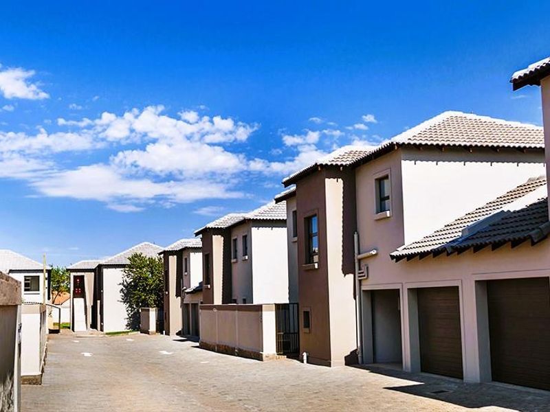 The Perfect Money Can Buy Townhouse - Photo 1