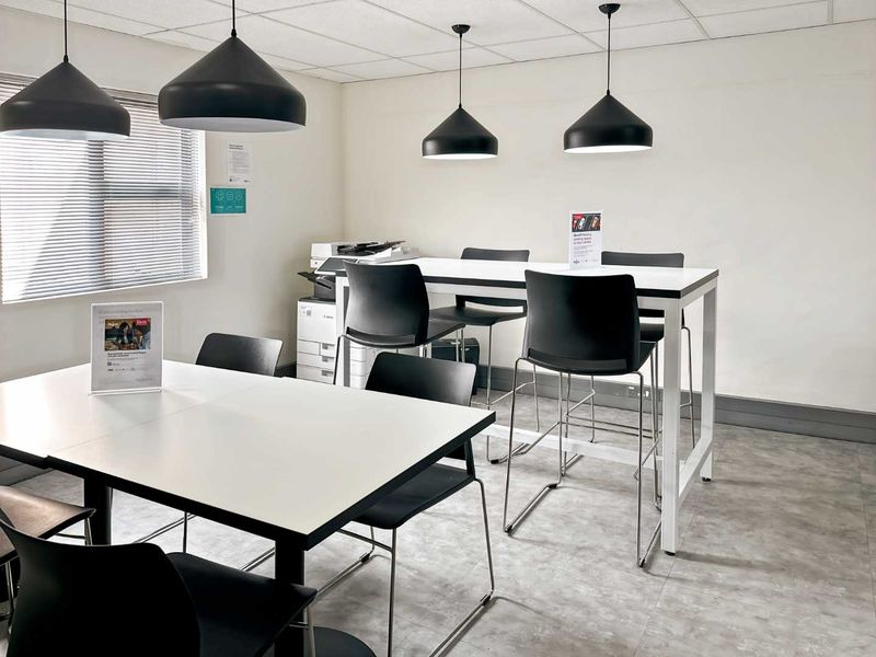 All-inclusive access to coworking space in Regus Five @ Dolorite - Photo 4