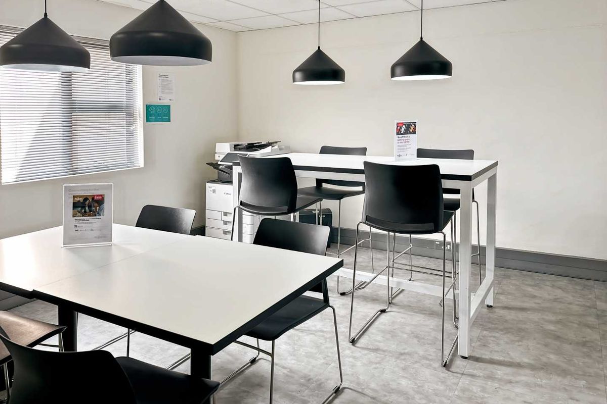 All-inclusive access to coworking space in Regus Five @ Dolorite - Photo 4