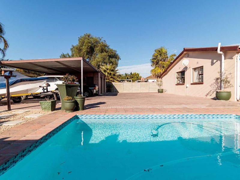 4 Bedroom Family Home – Manor Heights, Despatch - Photo 10