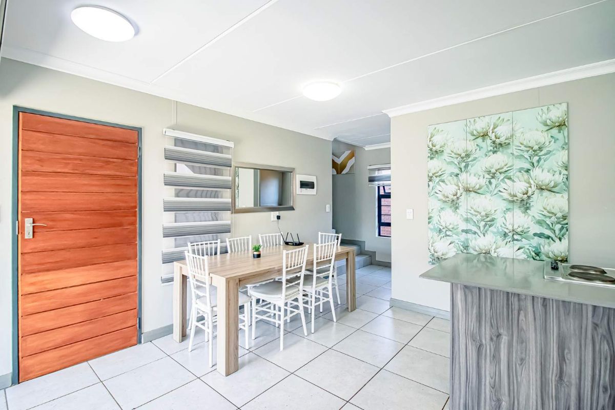 Stylish 3-Bedroom Townhouse for Sale in Zambezi Manor Lifestyle Estate - Photo 5