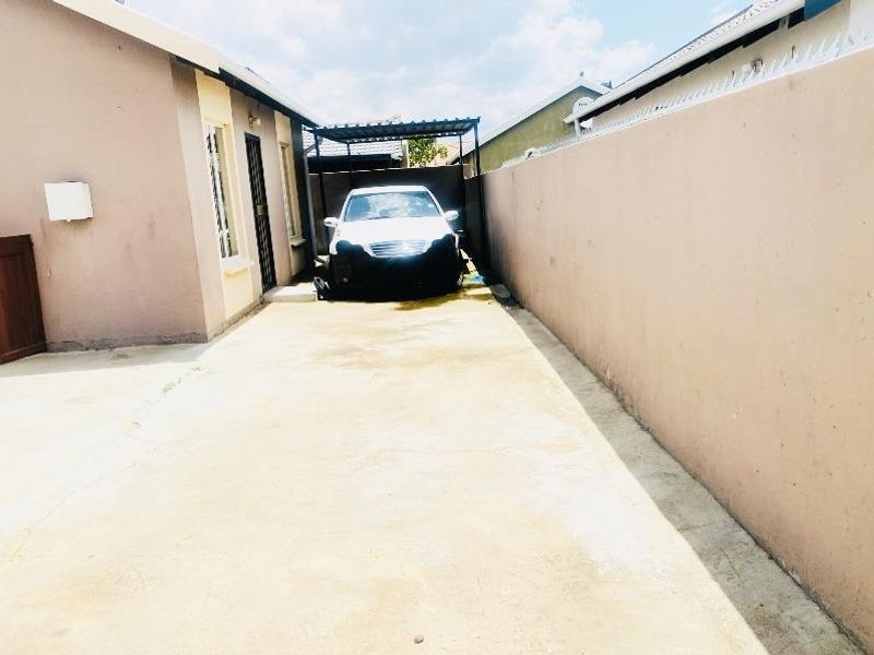 A Perfect Starter Home In Windmill park - Photo 2