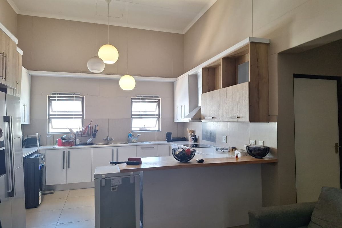 IDEAL NEW COUPLES OR INVESTORS - Photo 3