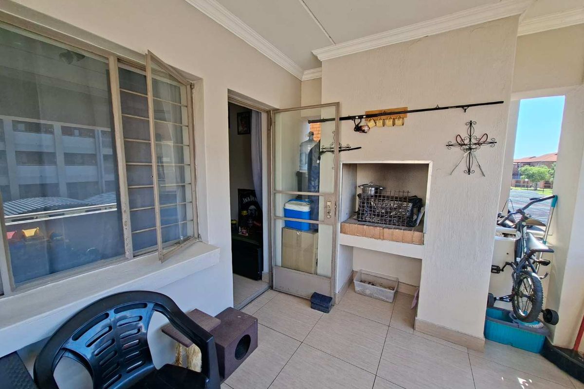 2 Bedroom Apartment For Sale - Photo 5