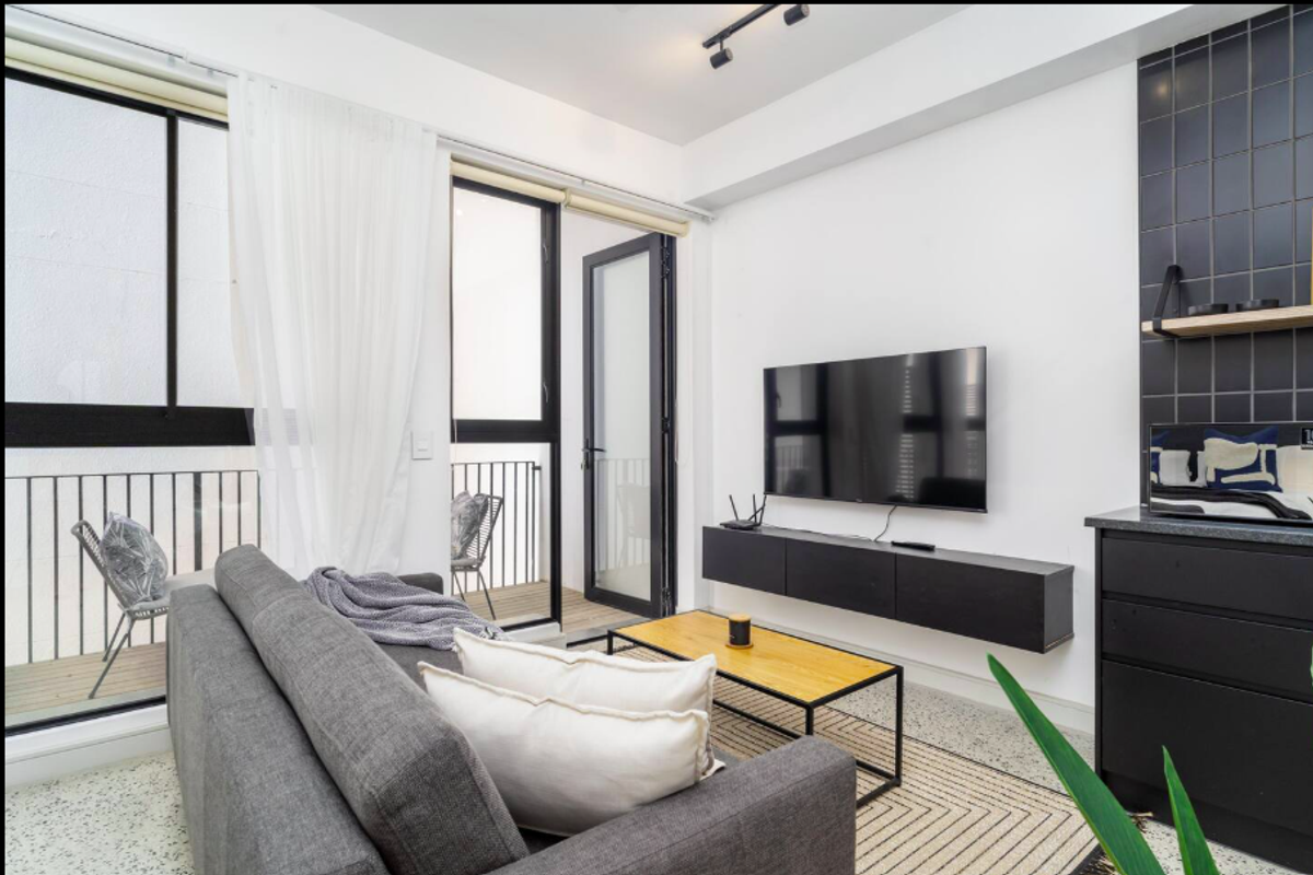 Stylish Studio Apartment in the Heart of Cape Town - Photo 3