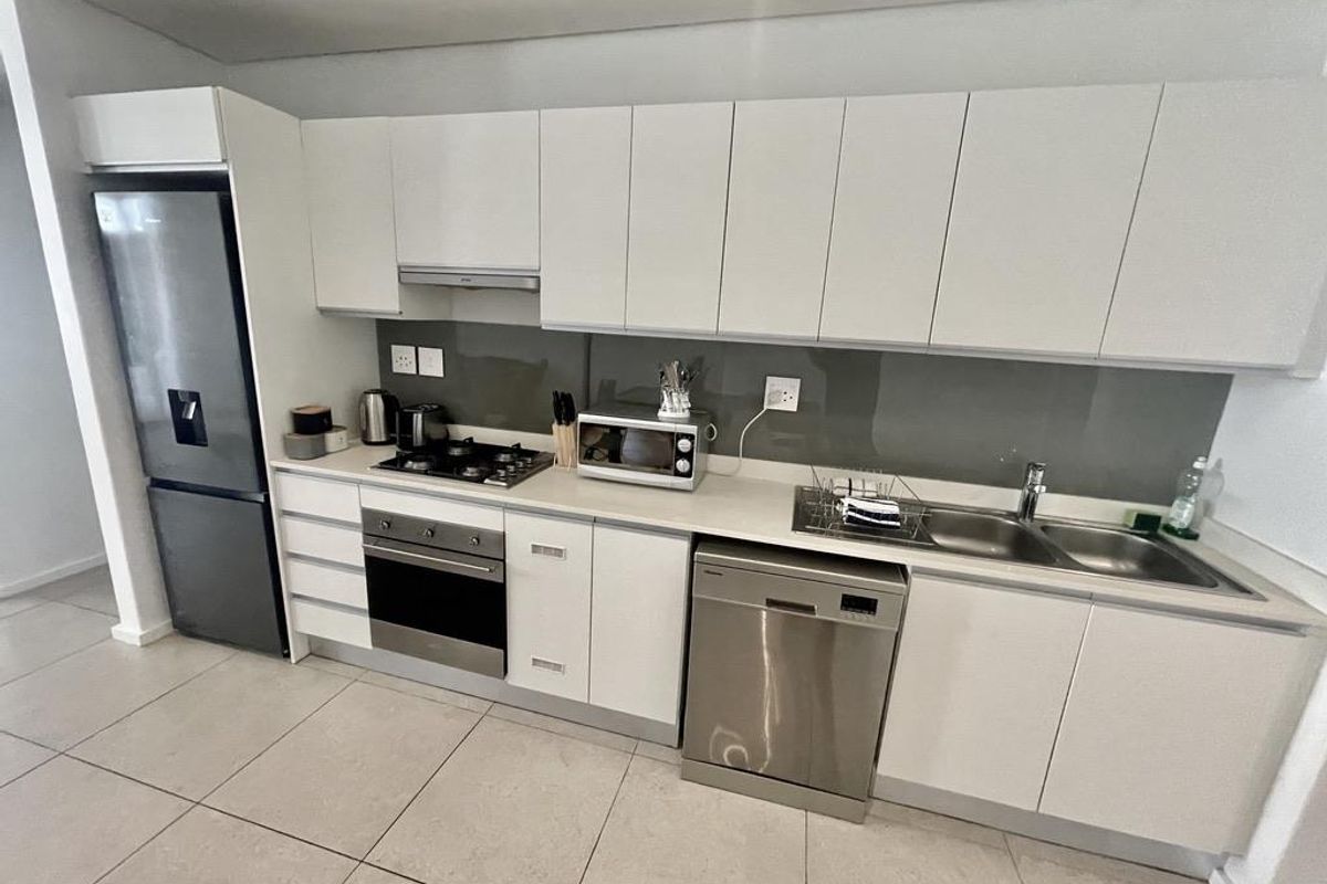 Hendra - Ground Floor Luxury – 3 Bed, 2.5 Bath Unit Priced to Go - Photo 5