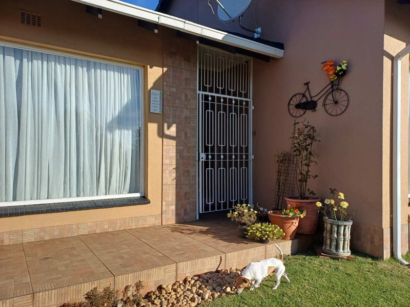 Exceptional neat well maintained Property - Photo 5