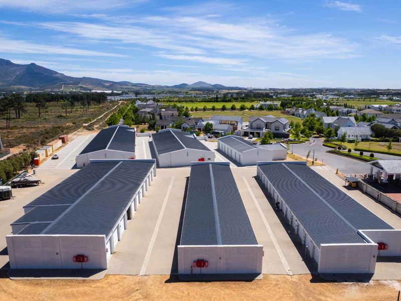 Premium storage units of various sizes are now available for rent on Val de Vie Estate. - Photo 2