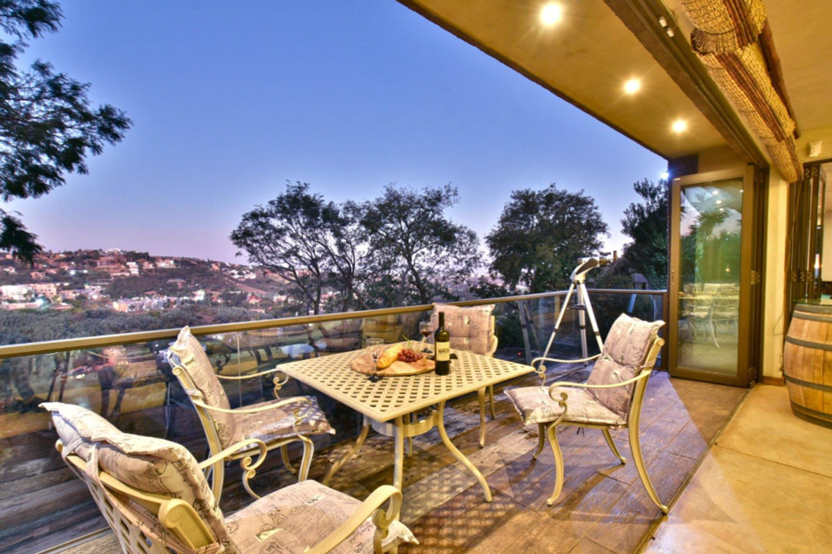 Discover Glenvista's Pinnacle of Luxury Living! - Photo 2