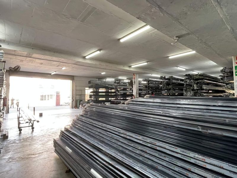 Prime 1,083m2 Ground Floor Warehouse | Stanhope Place | Springfield Park - Photo 3