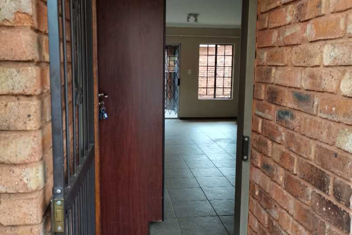 02 Bed Townhouse to rent - Photo 5