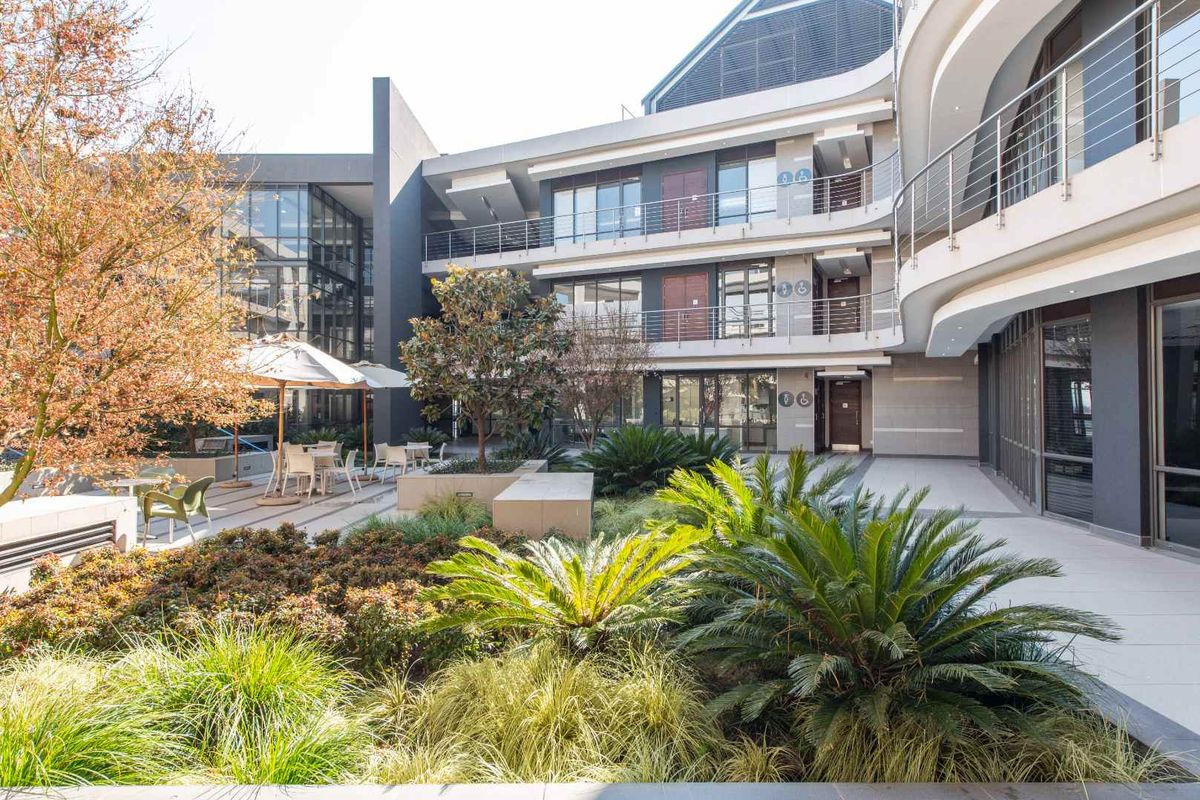Private office space for 3 persons in Regus Southdowns Ridge Office Park. - Photo 2