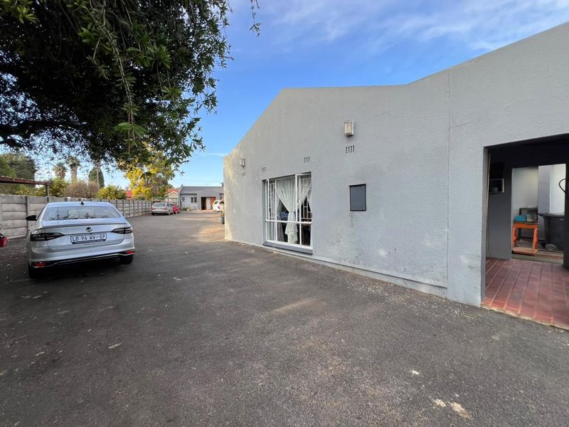 The Ultimate House Hack: Luxury 4-Bed Home + R18,000 Net Monthly Income! - Photo 3