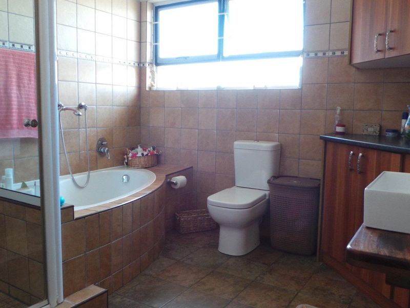 Live and Work - Zoned Business - Perfect to trade from home - Photo 9