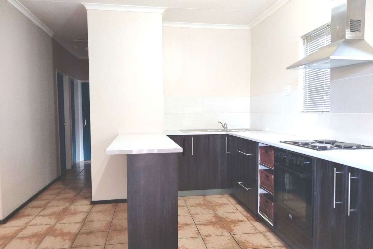 3 Bedrooms house for sale in Hlanganani - Photo 3