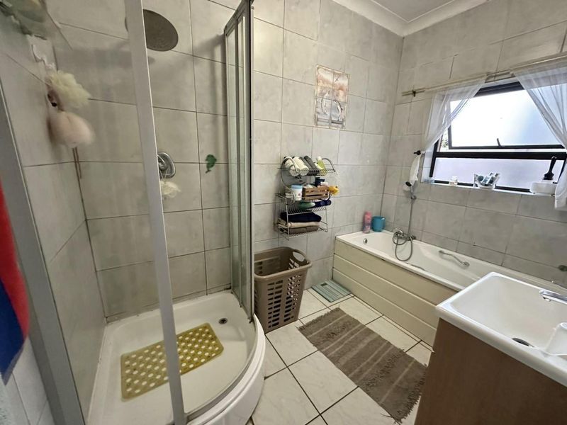 3 Bedroom House with Flatlet in Alberton North! - Photo 10