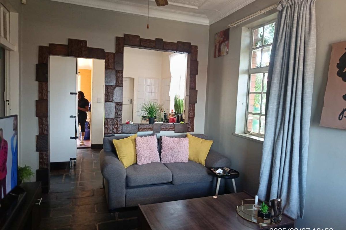 3 Bedroom House For Sale right behind UJ! (ready for students or family) - Photo 3