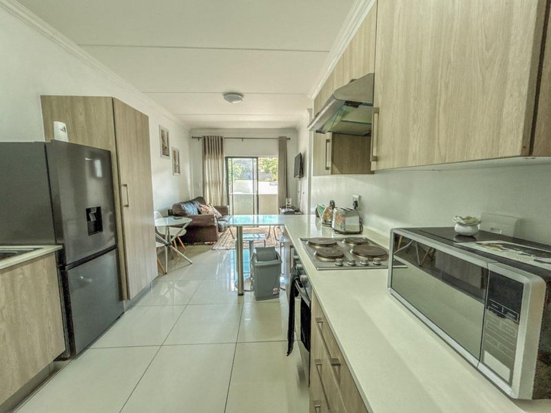 Modern Look-Up and Go 1 Bedroom Apartment /Flat for sale in Halfway Gardens - Photo 2