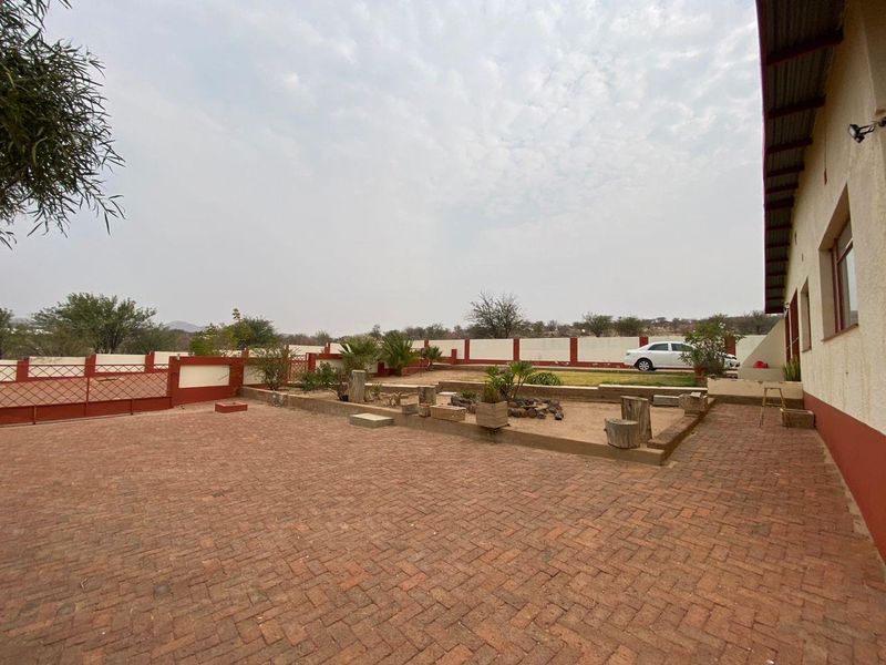 Home with huge erf for sale! - Photo 2