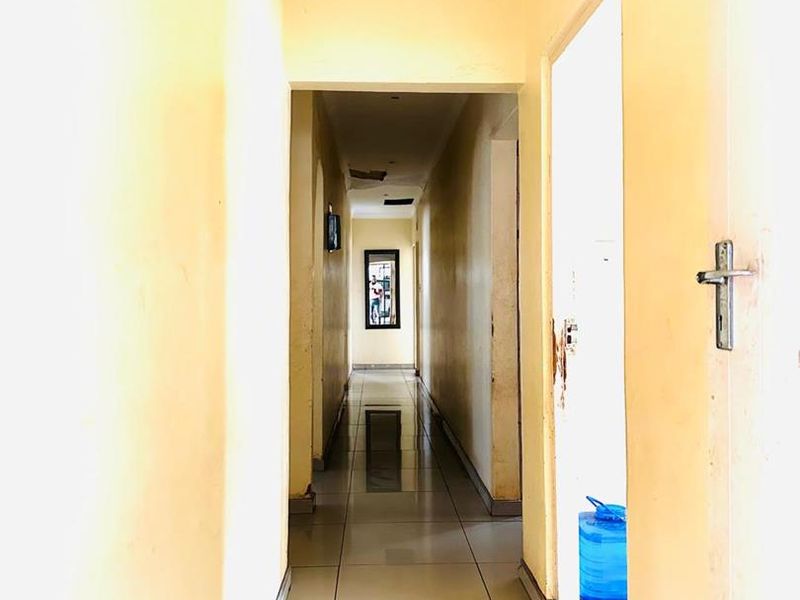 Spacious Ngwelezana Home: Five Bedrooms, Ready for Your Touch - Photo 7
