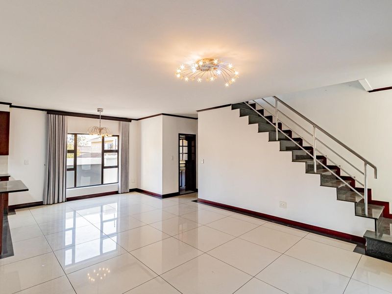 Spacious 3bedrooms house for sale - Photo 2
