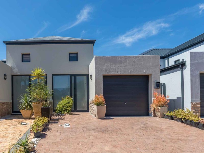 Duplex with a View - Photo 2