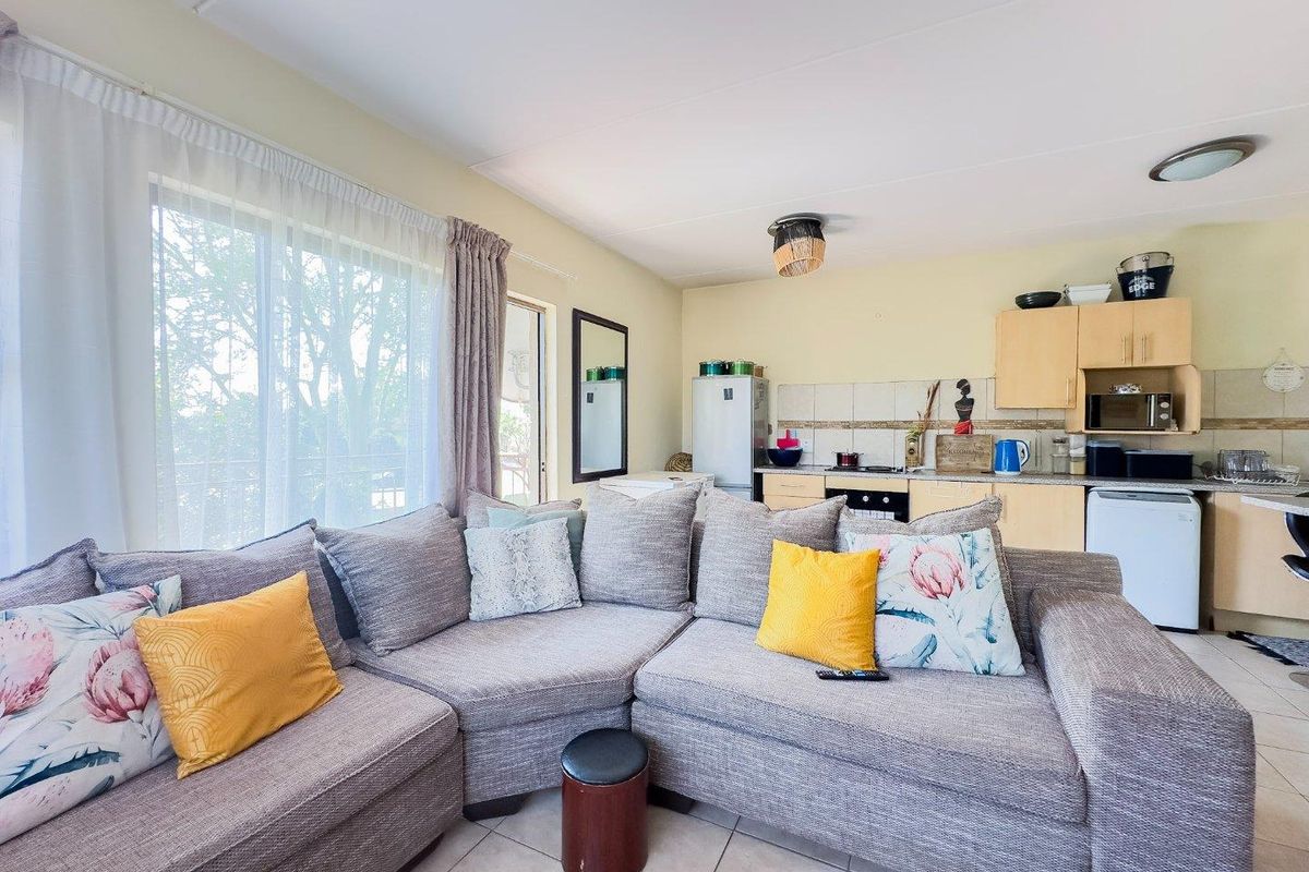 Smart Investment or Ideal First Purchase – 2-Bedroom Apartment with Balcony - Photo 3