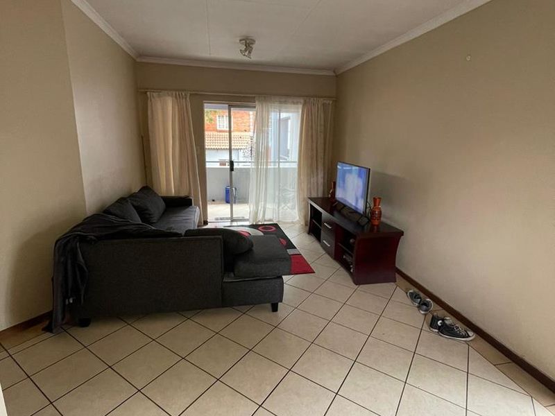 2 Bedroom Top unit in Die Hoewes - Photo 2