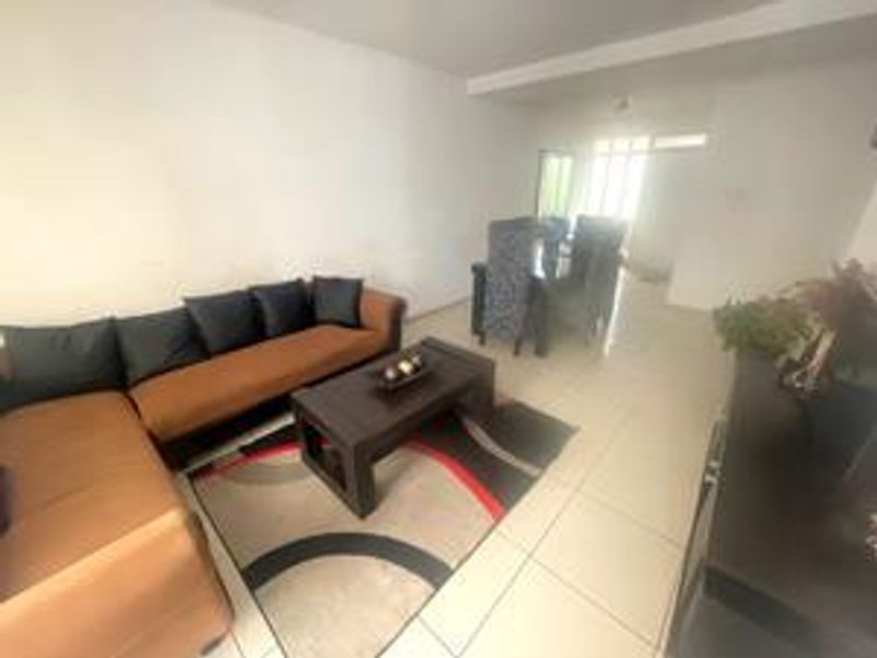 Prime Location: Easy Access to Gautrain & More! - Photo 8