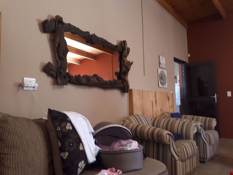 FOR SALE- 3 BEDROOM HOUSE IN HENTIESBAY, NAMIBIA - Photo 8