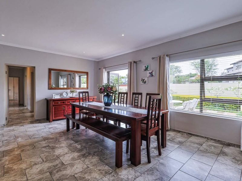 Charming Four-Bedroom Family Home in The Ridge Estate - Photo 10