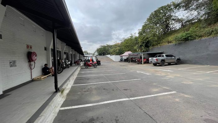 Property #2516172, Retail Rental Monthly in Durban North Central