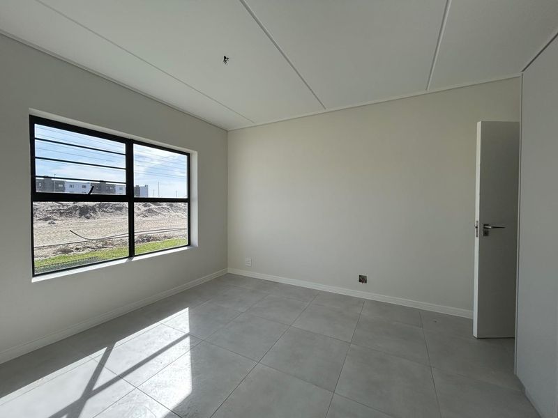 3 Bedroom Apartment - First Floor - Photo 8