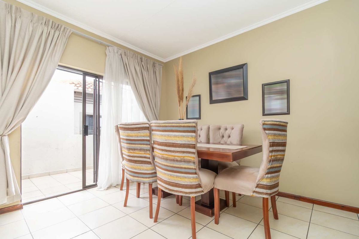 Modern Estate Living with Comfort, Style and Security - Photo 3