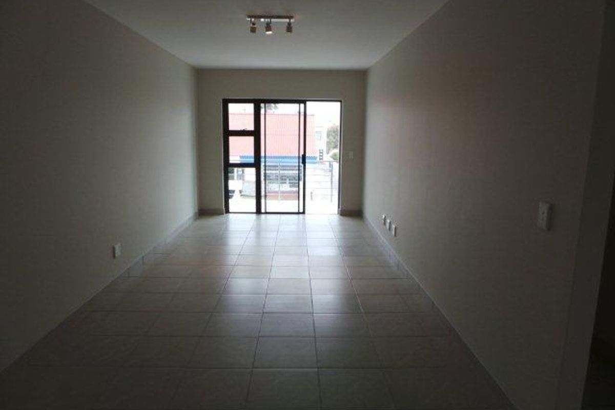 Secure Apartment close to amenities! - Photo 5