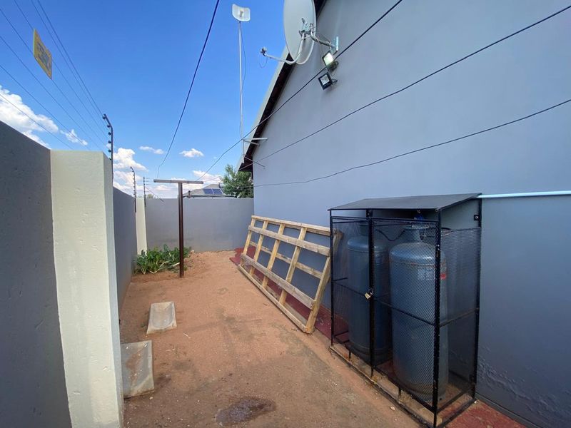 3 Bedroom House for Sale - Photo 4