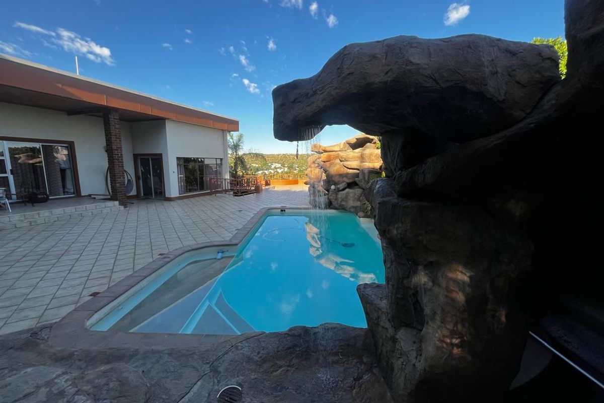 Prime Investment Opportunity | Boutique Hotel / AirBnB Potential - Photo 4