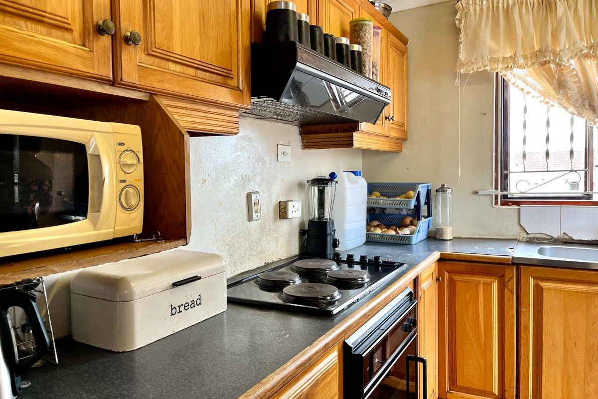 Welcome to Southgate – central living at its best! - Photo 4